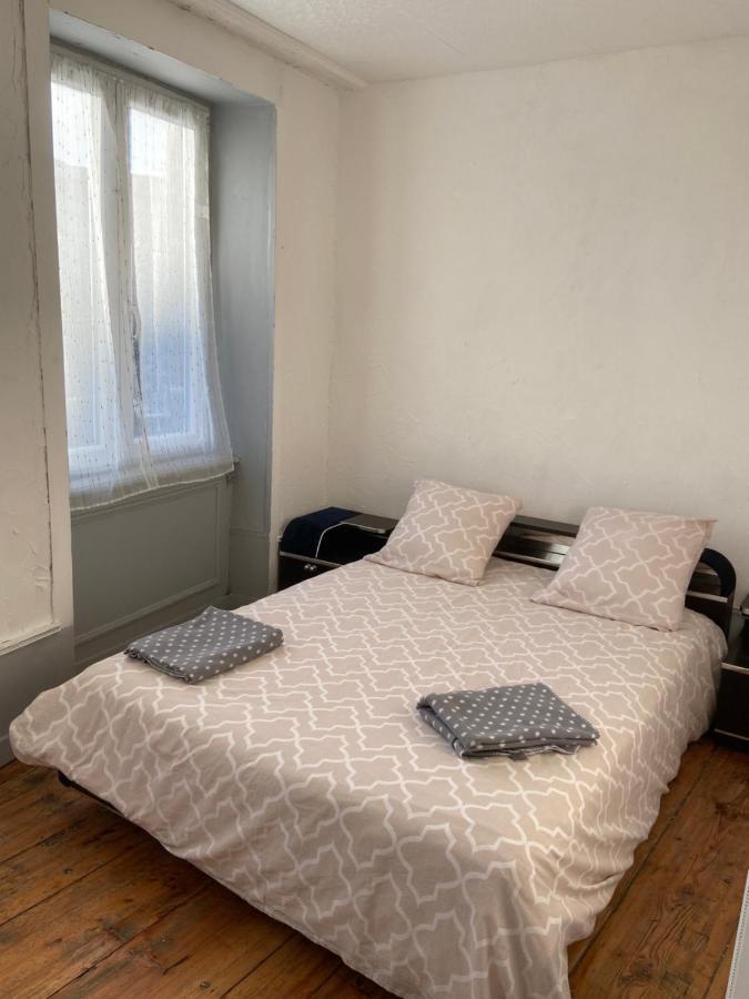 Appartement Appart au 1 etage à Saint-Rémy-sur-Durolle Extérieur photo